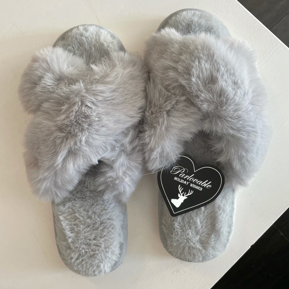 Fuzzy Slippers - Picture 1 of 4